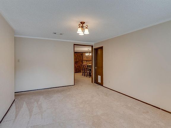 4th image of 5717 Macdougall Dr