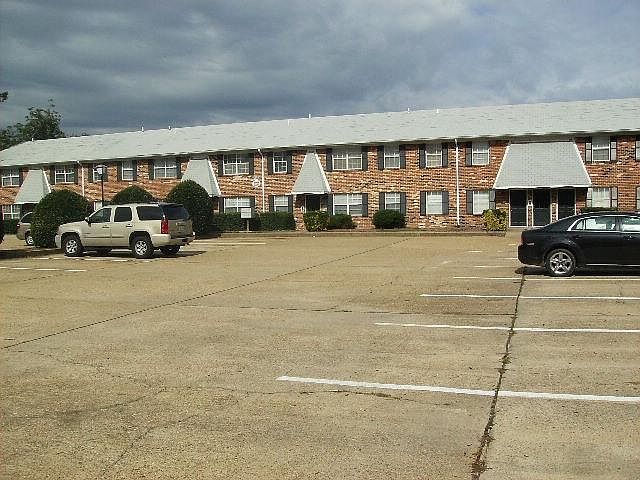 1st image of 1524 Longdale Dr