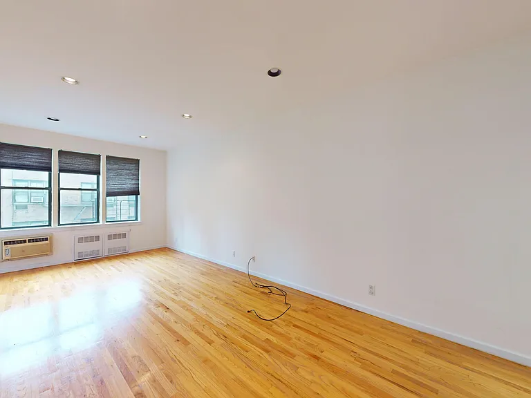 312 E 90th St #5E — Photo 10