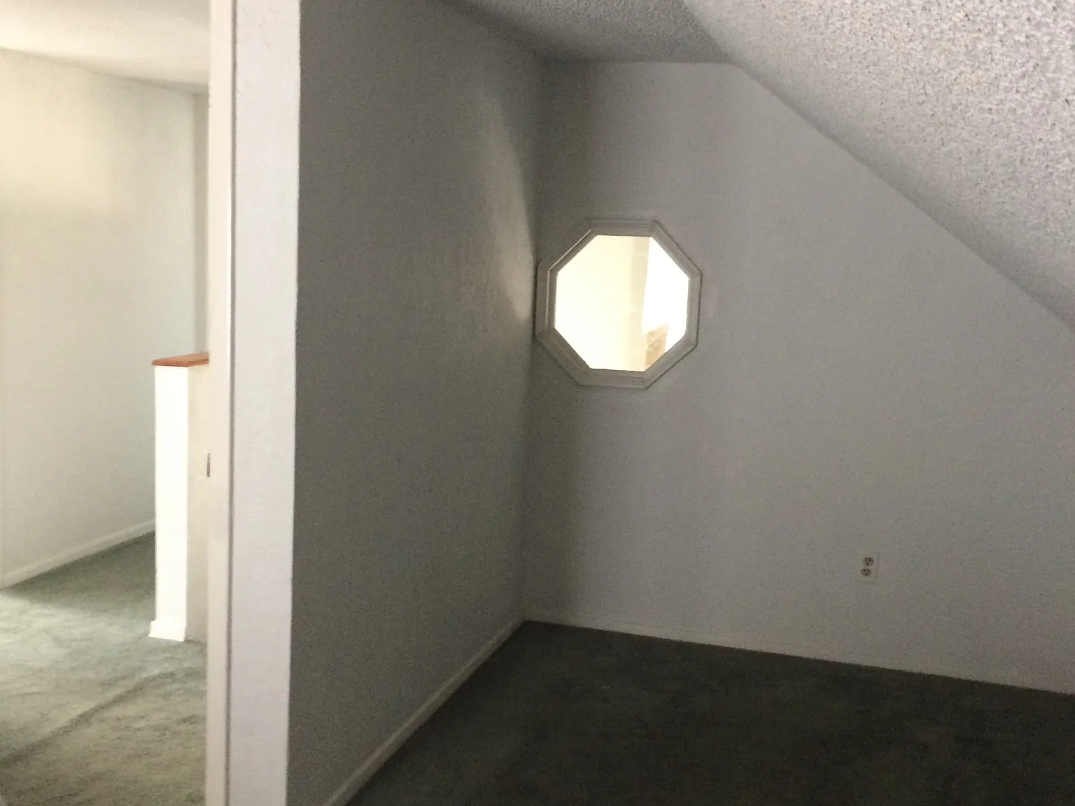 4 bed, 1.5 bath, 2300 sqft, $1,800 — Photo 4