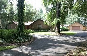 4/3 Brick Pool Home w/ 6+Garage