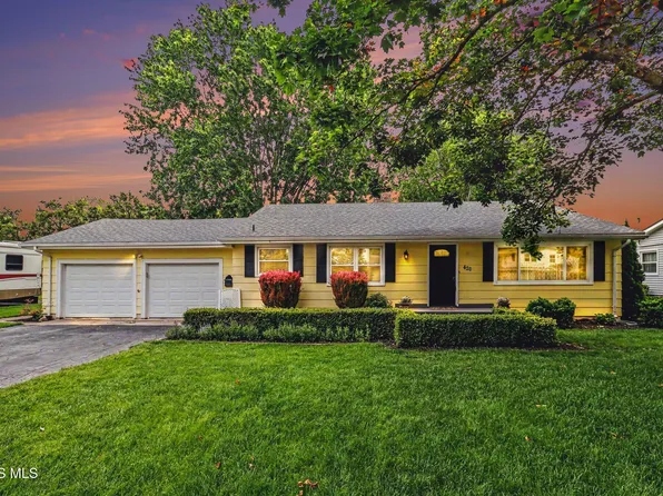 420 Glenview Dr, Fostoria, OH 44830