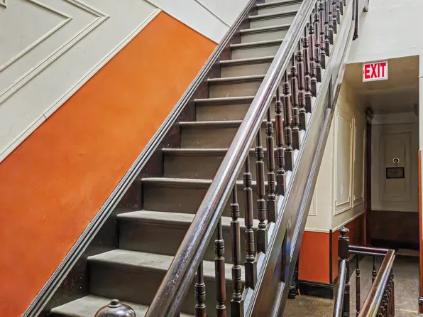 1722 Putnam Avenue image 13 of 30