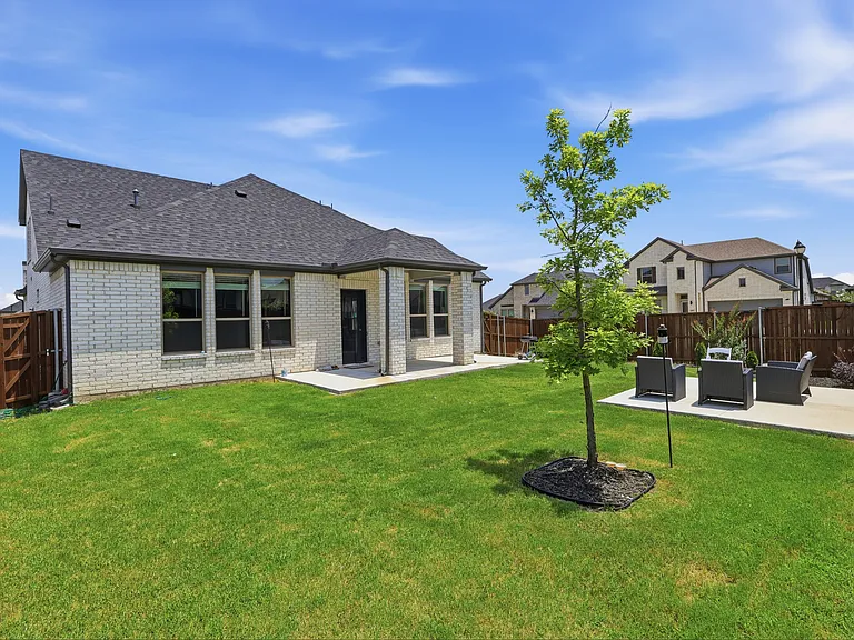 631 Southern Hills Dr — Photo 23