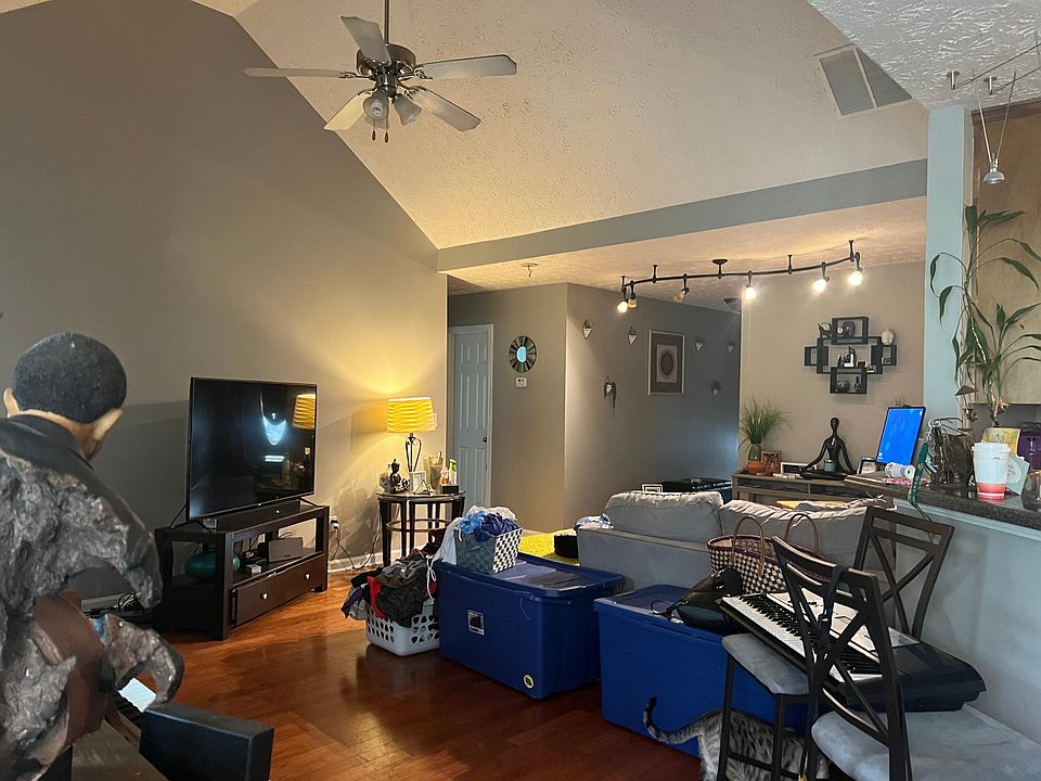2nd image of 450 Spring Lake Ter