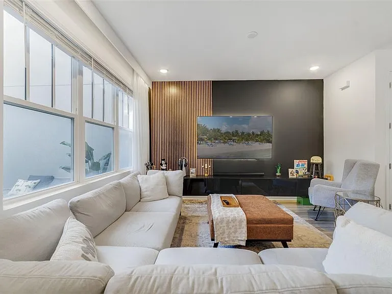2224 Celebration Blvd — Photo 17