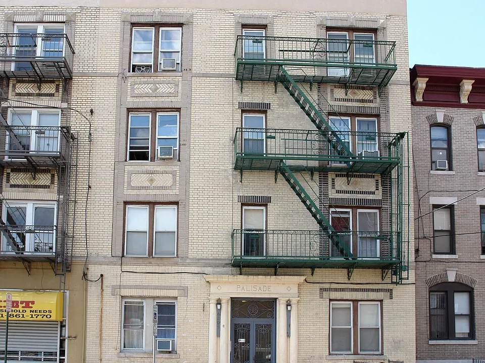 6205 Palisade Ave #9