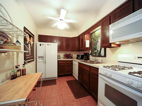 5th image of 1240 Park Ave W APT 302