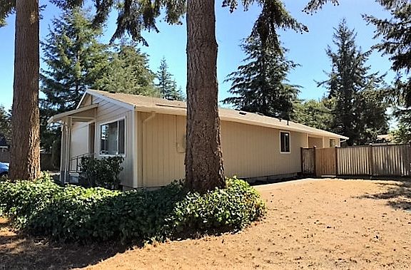 2nd image of 125 NW Mountain View Dr