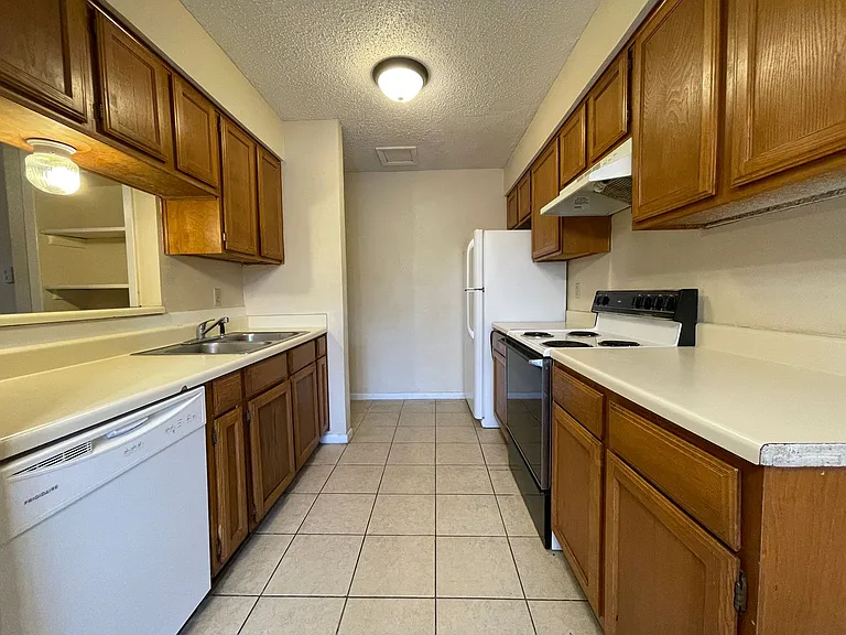 1701 Cedarview Circle — Photo 5