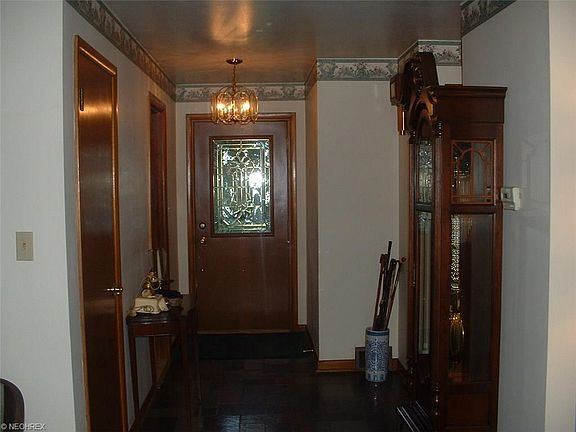 4th image of 240 Dartmouth Ave