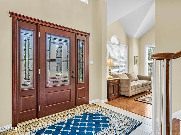 2nd image of 32 Heritage Drive