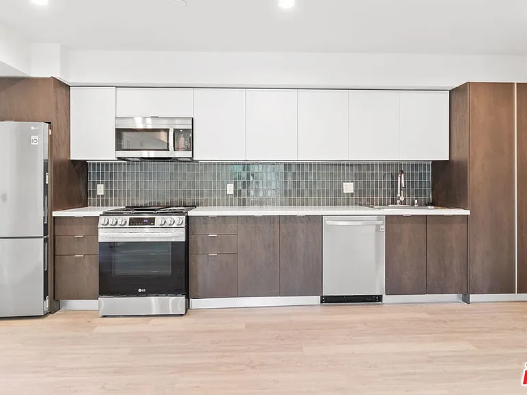 132 Rosemont Ave #201 — Photo 6