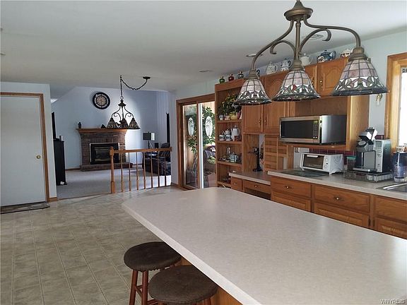 5th image of 3301 Blossom Ln