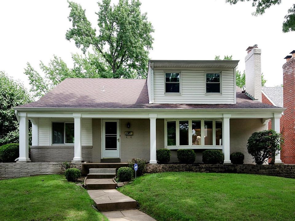 Attractive walk-way and covered front entry.