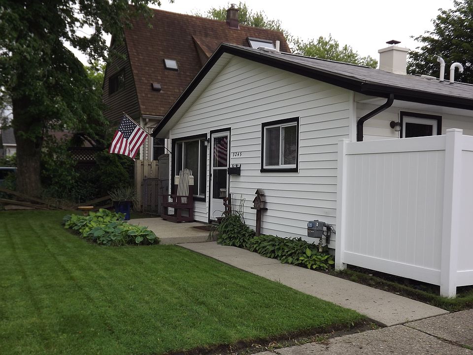 2nd image of 3245 Kenwood St