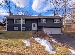 116 Fairway Dr, Hurley, NY 12443