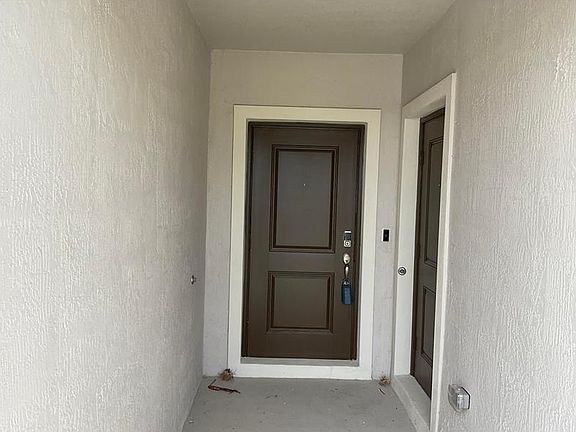 4th image of 467 SW Jeanne Ave