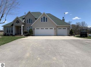 800 N Jerome Rd, Ithaca, MI 48847