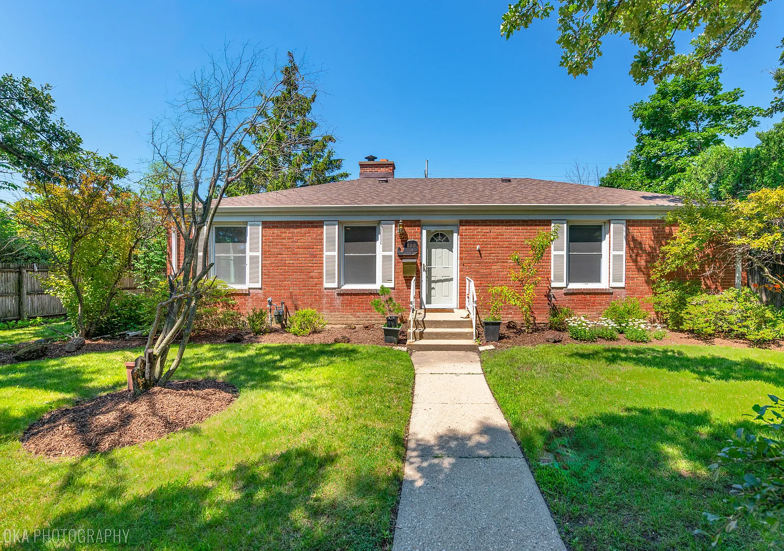 3 bed, 2.5 bath, 1775 sqft, $4,000 — Photo 1