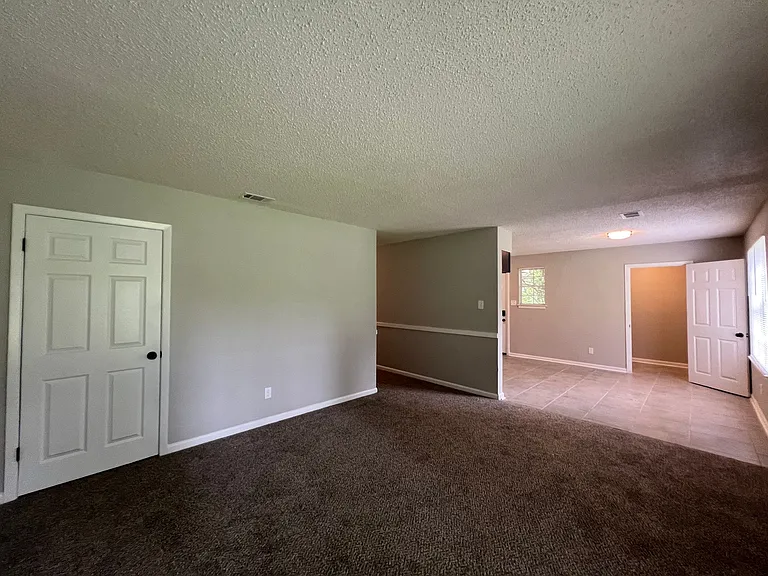 3516 Pryor St — Photo 3