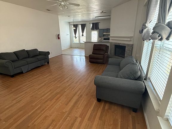 4th image of 2655 Carmen Dr