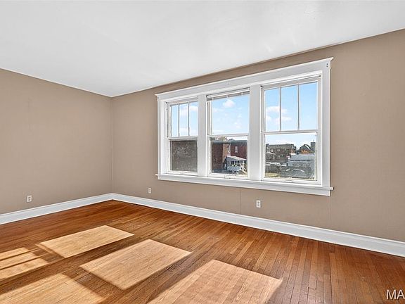 4th image of 4313 Tholozan Ave