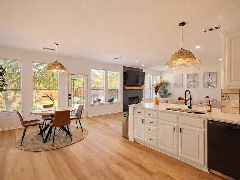 5615 Teal Ct — Photo 9
