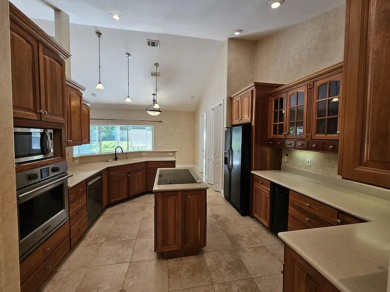 1866 Sunrise Dr — Photo 12