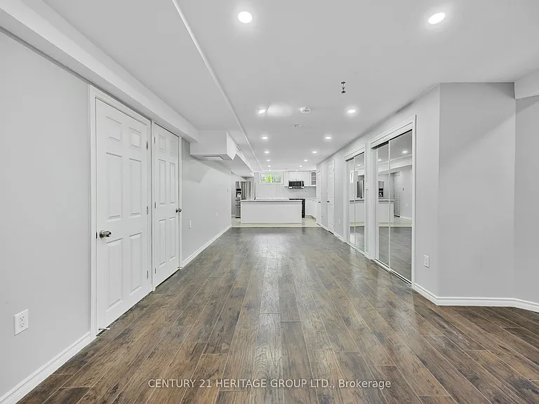 51 Burbank Cir #BASEMENT — Photo 11