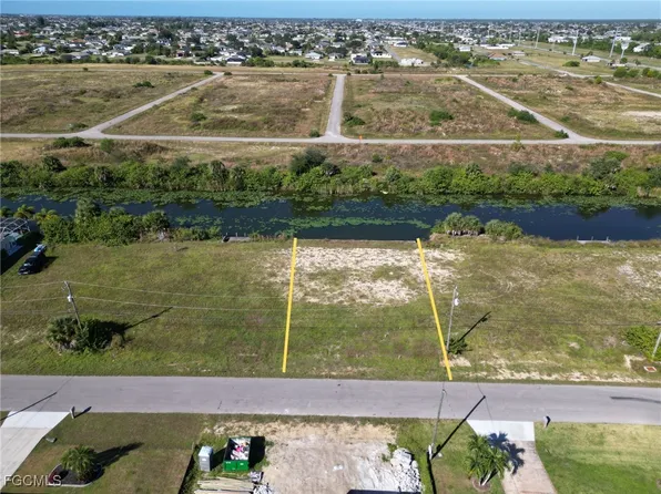 2214 NE 13th Ave, Cape Coral, FL 33909