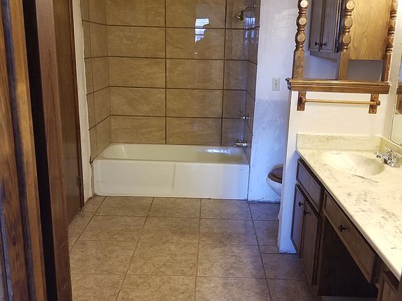 5th image of 5613 Granada Dr