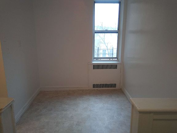 2nd image of 9 Seaman Ave APT 3j