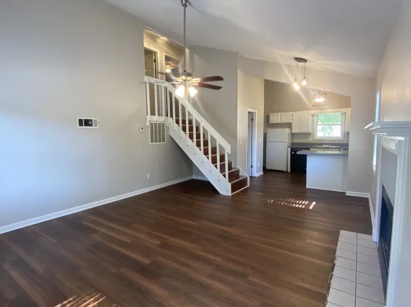 145 Viking Dr, Calhoun, GA