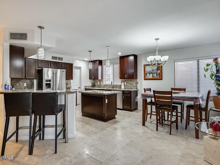 2022 E Wahalla Ln — Photo 11