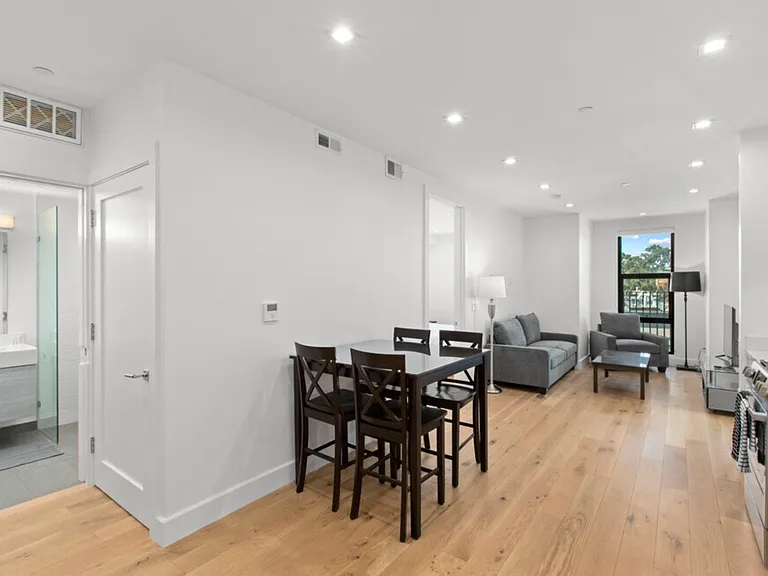 1801 Mission - Quest Blue — Photo 10