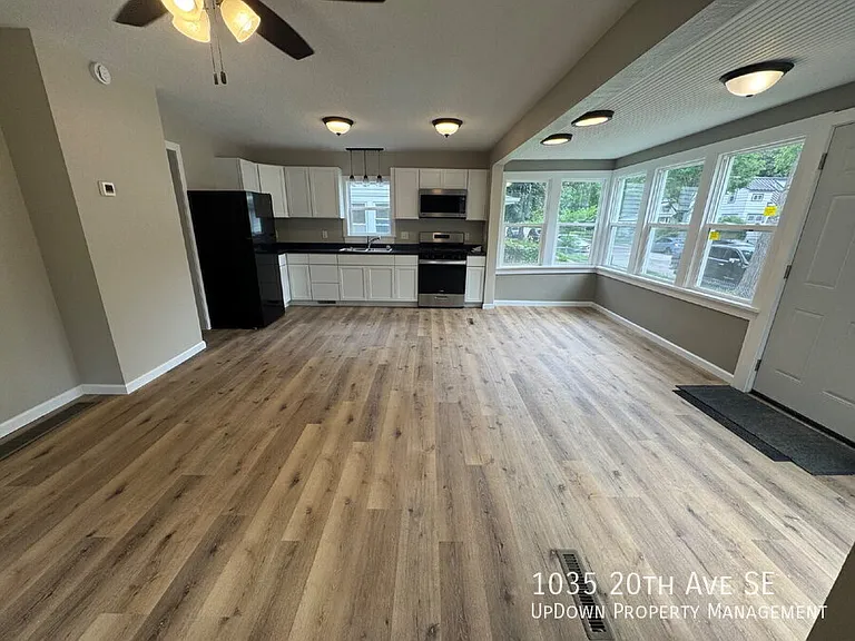 1035 20th Ave SE — Photo 9