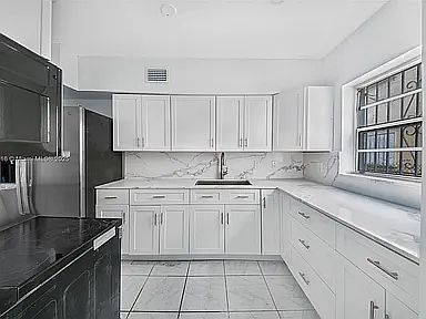 1st image of 7712 Byron Ave #10