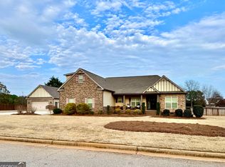 107 Feather Ln, Jackson, GA 30233