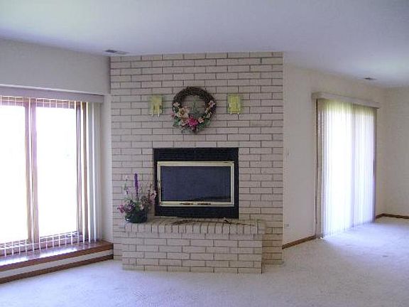 4th image of 15710 Old Orchard Ct Unit 2N
