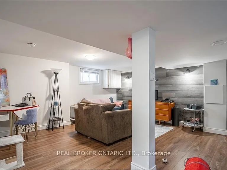 301 Wallace Ave S #BASEMENT — Photo 2