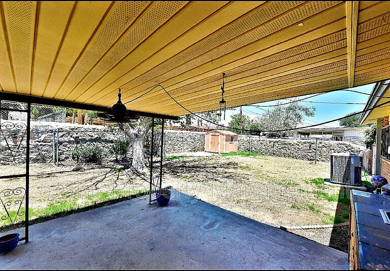 10117 Mercedes St — Photo 39