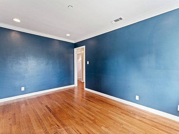 5th image of 3939 Karen Ave