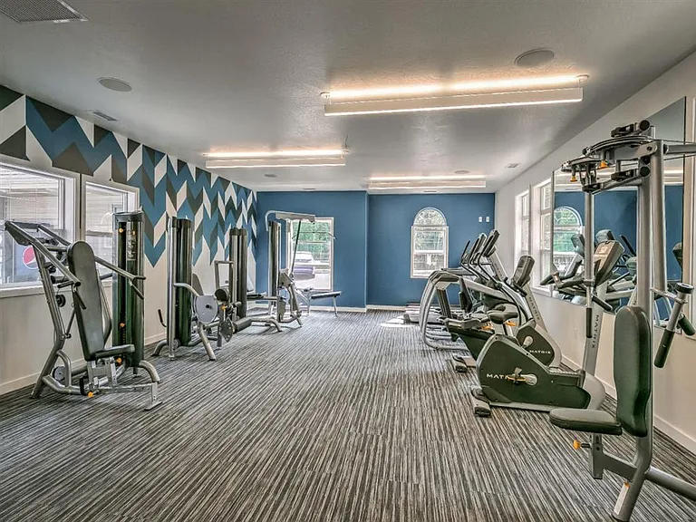 River Pointe Apartments — Photo 38