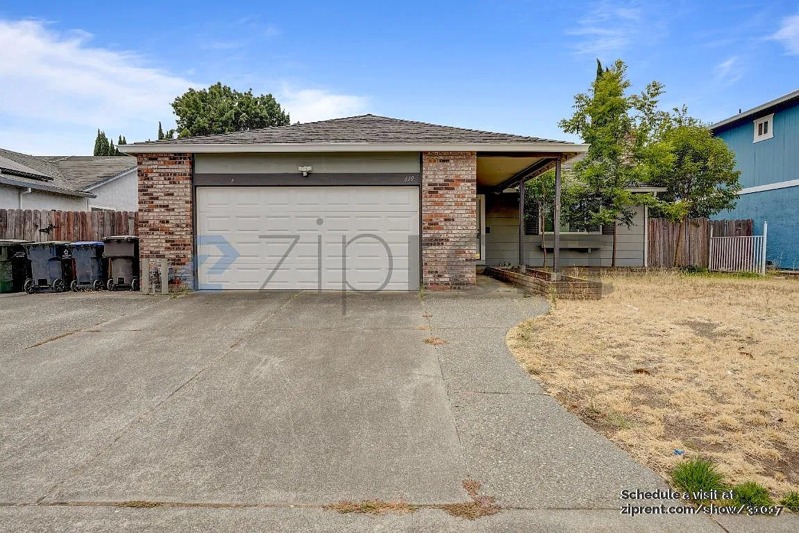 3 bed, 1488 sqft, $3,042 — Photo 1