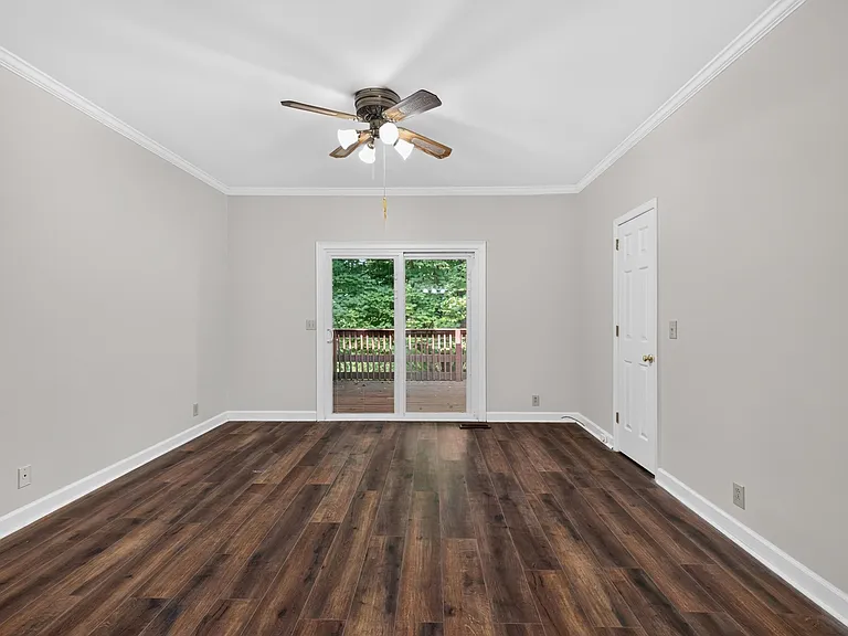1215 Carriage Park Dr — Photo 14