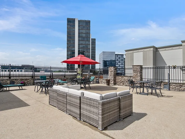1803 Broadway #612 — Photo 32