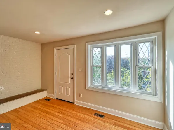 521 Foxhall Pl SE, Washington, DC 20032