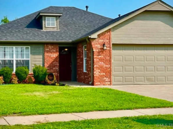12120 N 107th Ave E, Collinsville, OK 74021