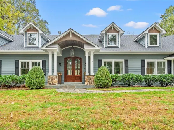 2521 Hunter Mill Rd, Oakton, VA 22124